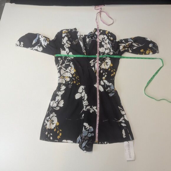 NWT Yumi Kim Size Medium Black Floral Romper - Picture 16 of 16